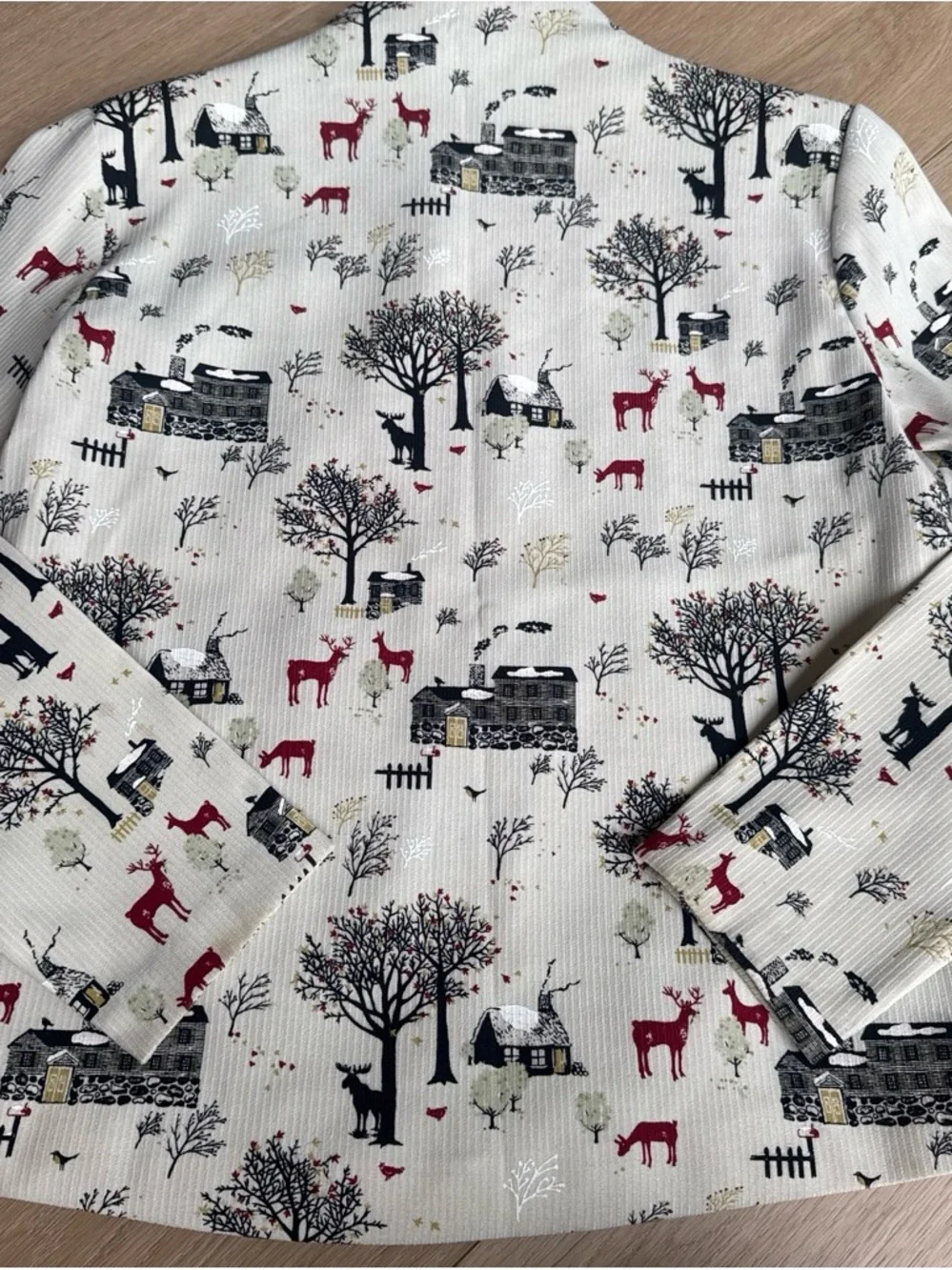 Cozy Quilted Throw Jacket – Cream with Red & Black Winter Village Print